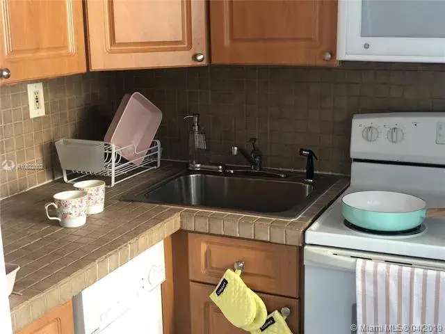 444 SW 4th St # 105, Miami FL 33130