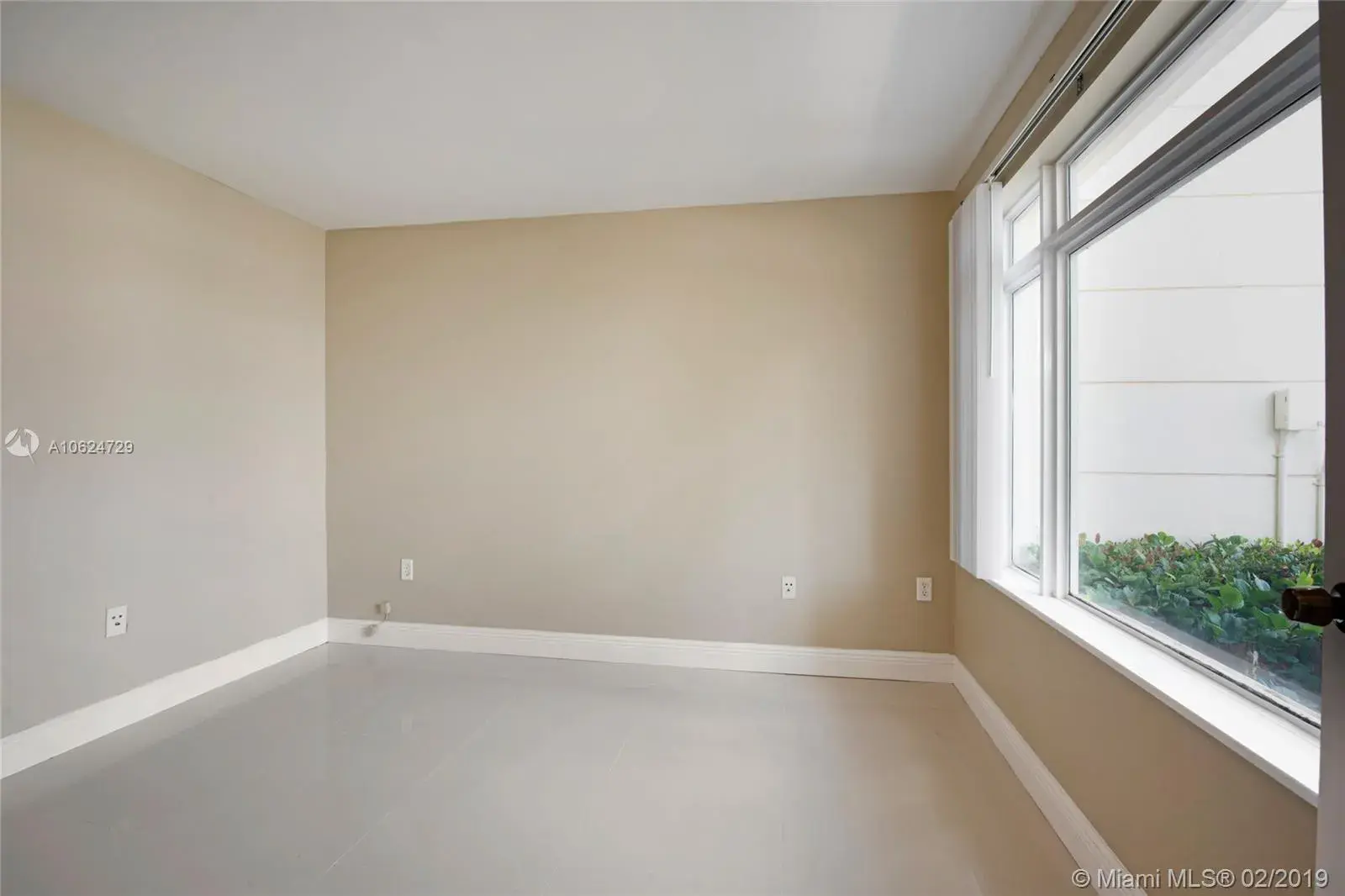 18431 NE 28th Ave, Aventura FL 33160