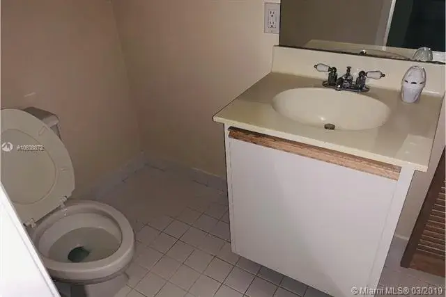 540 Brickell Key Dr # 214, Miami FL 33131