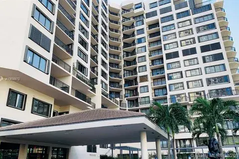 540 Brickell Key Dr # 214, Miami FL 33131