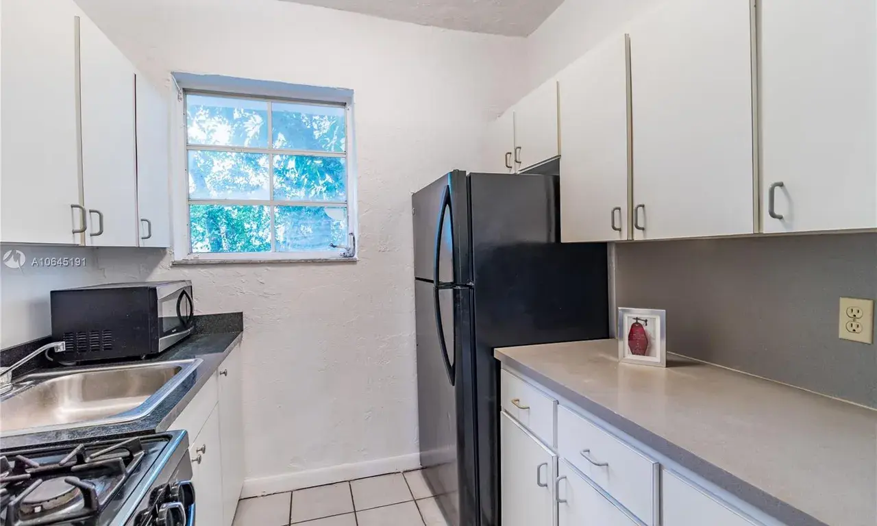 905 Michigan Ave # 2, Miami Beach FL 33139