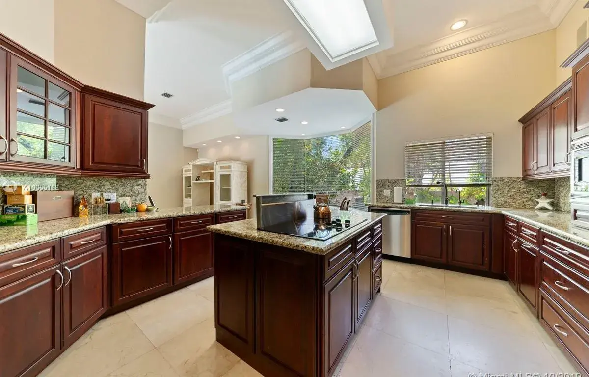 4710 Pine Dr, Miami FL 33143