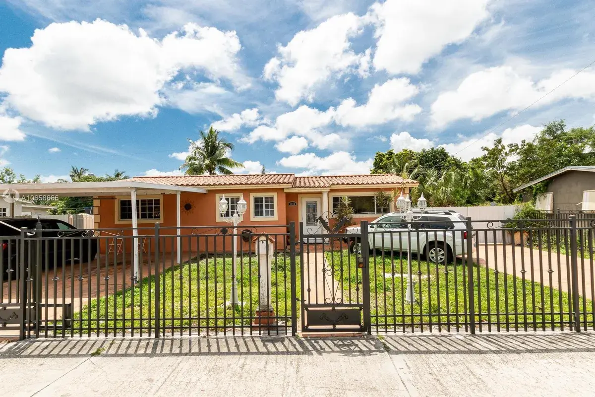 3060 NW 88th St, Miami FL 33147