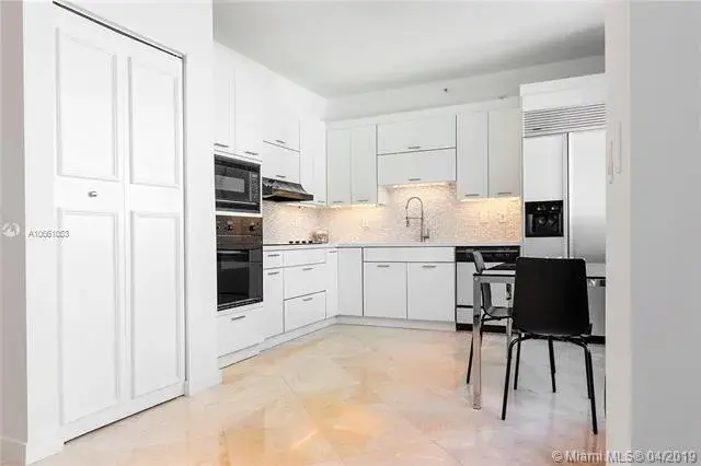 300 S Pointe Dr # 909, Miami Beach FL 33139