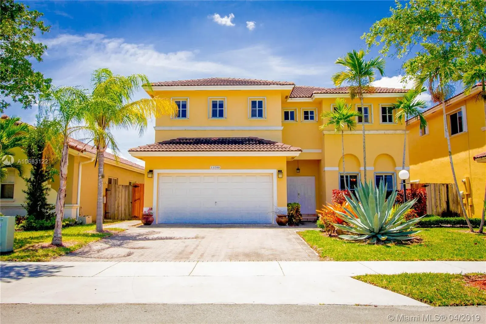 4 bedroom 4 bath Residential for sale at 13700 SW 127th Ct, Miami FL 33186
