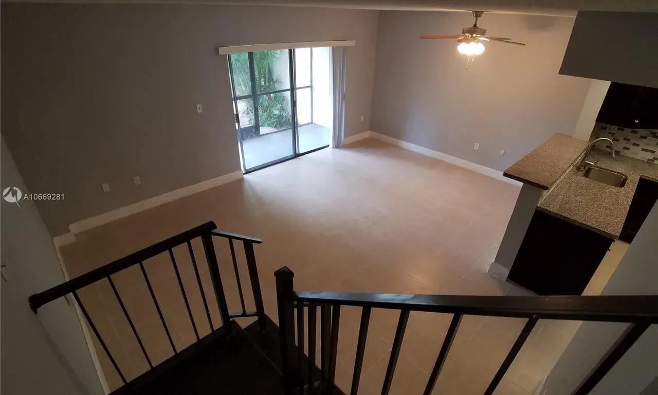 9050 NW 28th St # 114, Coral Springs FL 33065