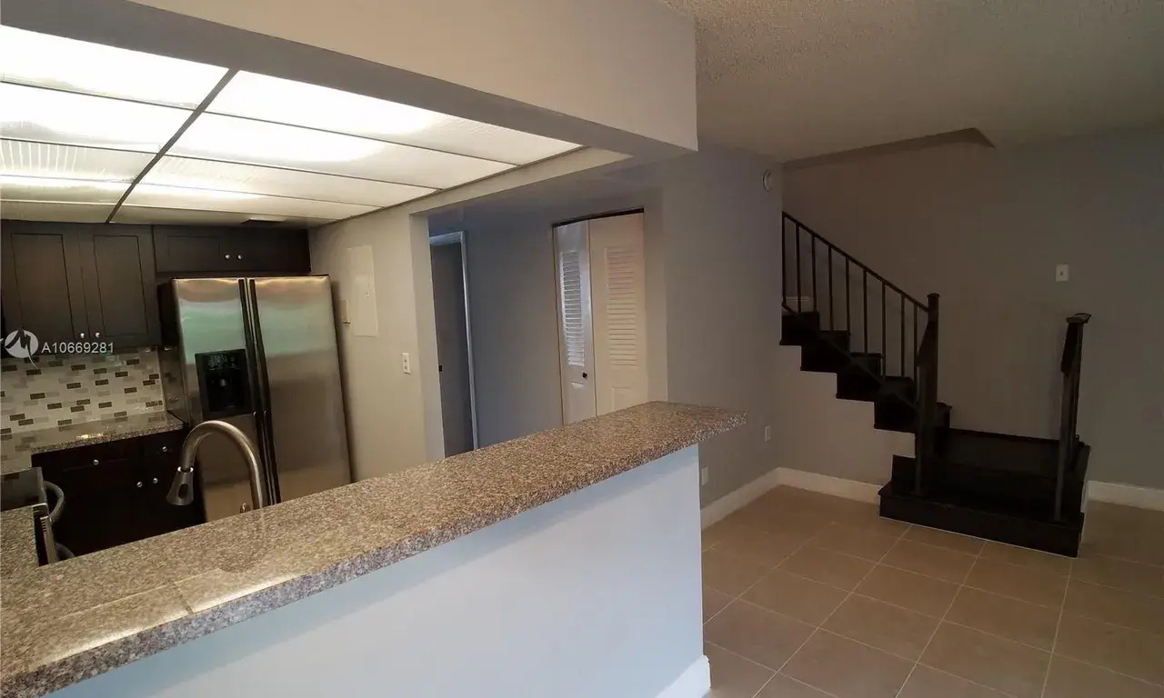9050 NW 28th St # 114, Coral Springs FL 33065