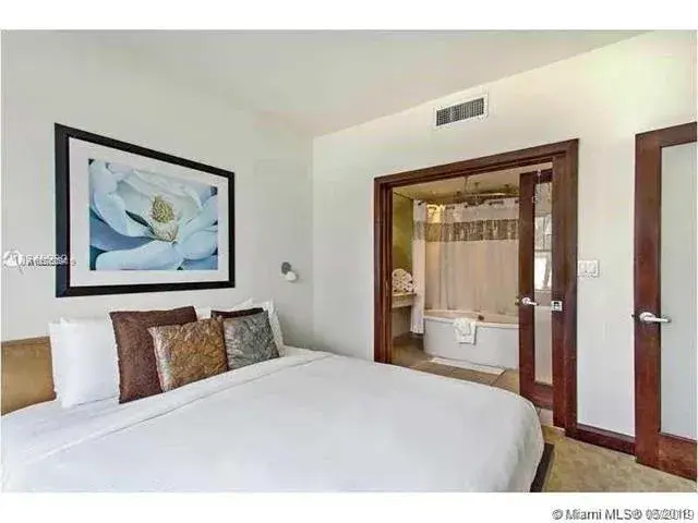 1 bedroom 1 bath Residential for sale at 1036 Ocean Dr # B309, Miami Beach FL 33139