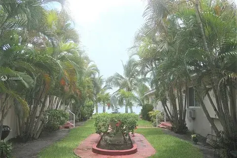 2160 Bay Dr # 11, Miami Beach FL 33141