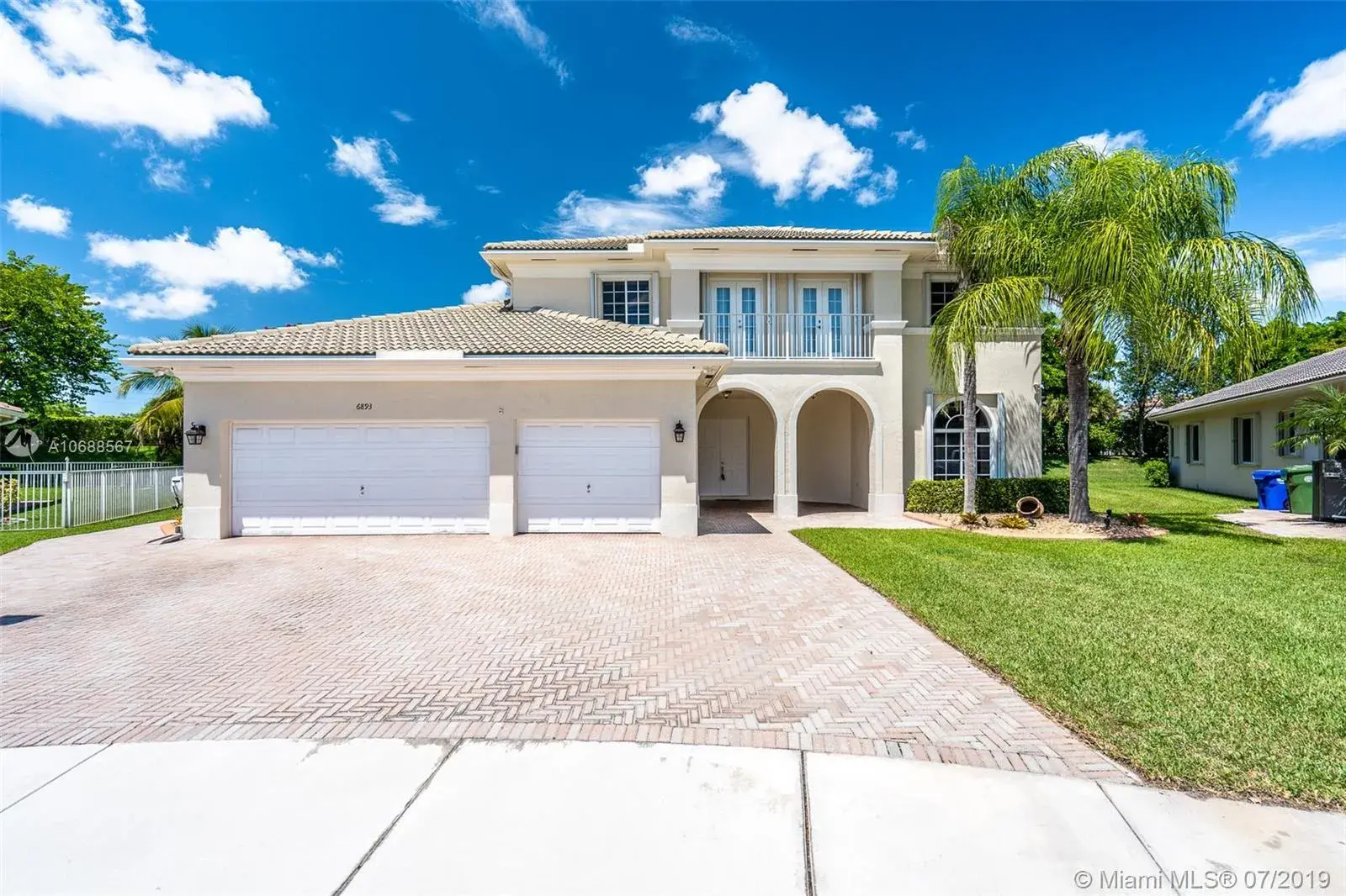 5 bedroom 3 bath Residential for sale at 6893 SW 194th Ave, Pembroke Pines FL 33332