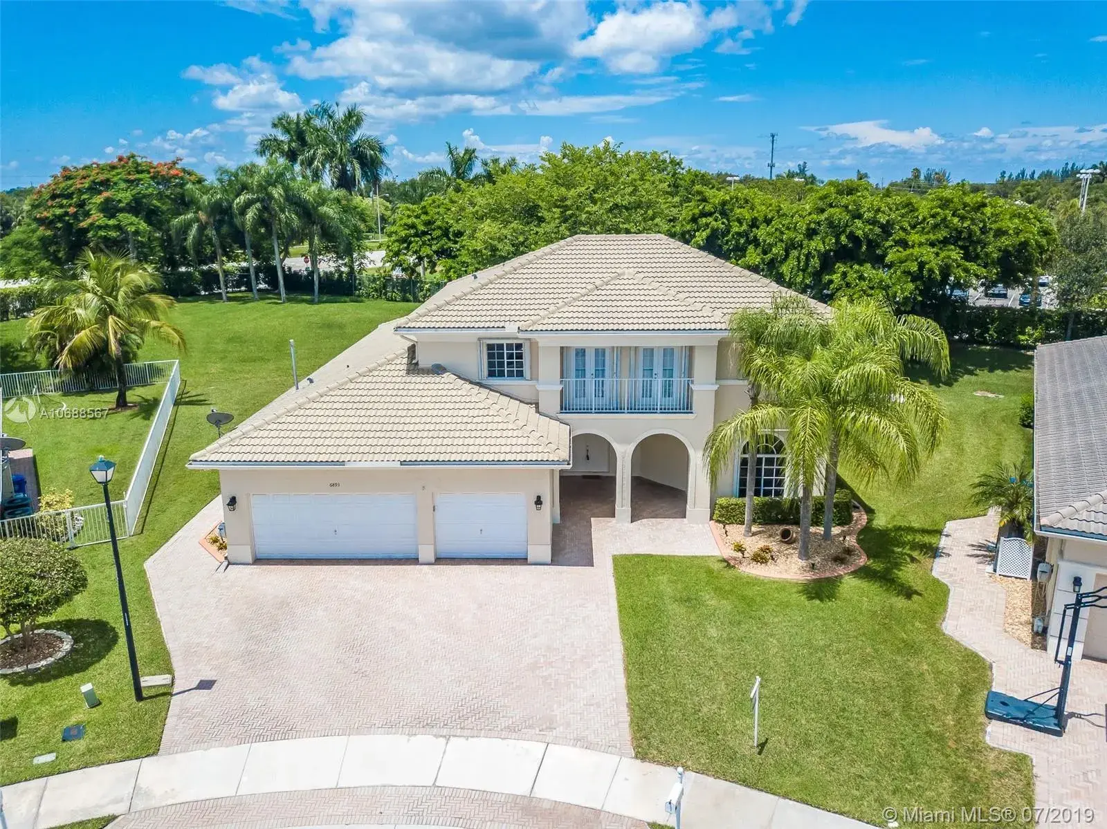 6893 SW 194th Ave, Pembroke Pines FL 33332