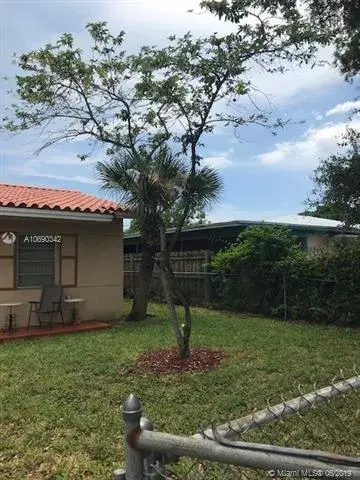 621 SW 61st Ave, Miami FL 33144