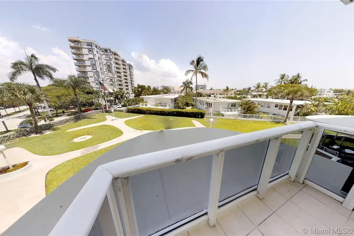 900 Bay Dr # 209, Miami Beach FL 33141