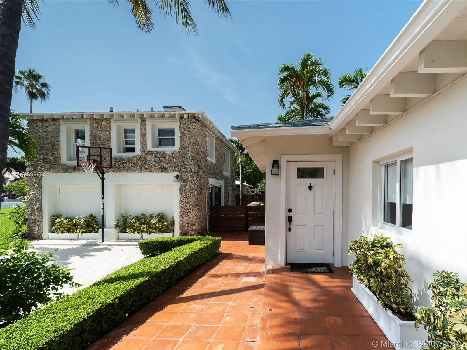 8727 Carlyle Ave, Surfside FL 33154