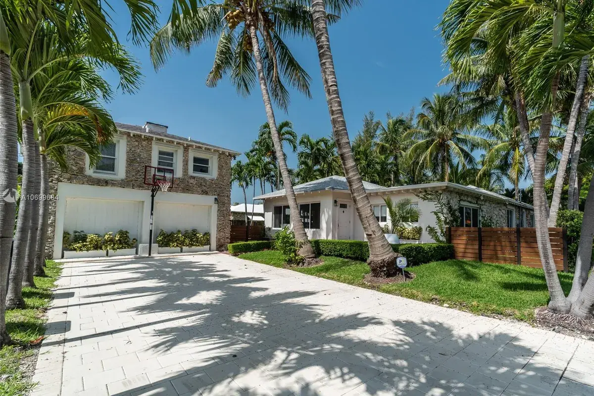 8727 Carlyle Ave, Surfside FL 33154