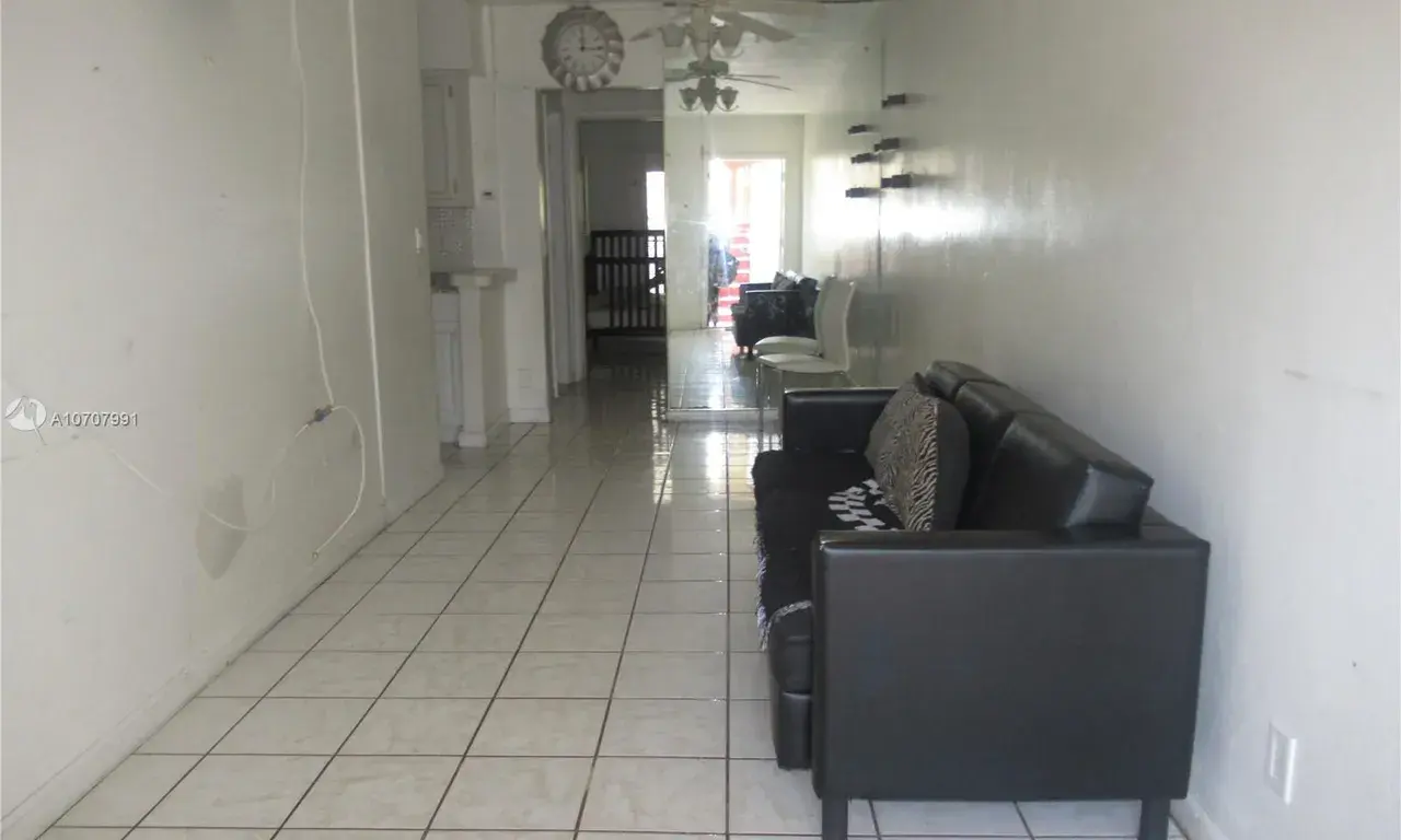 280 SW 11th Ave # 8, Hallandale Beach FL 33009