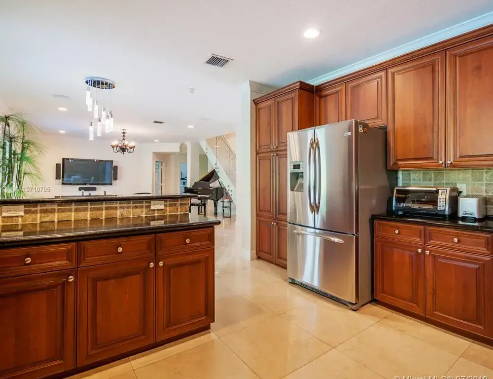 1879 Hidden Trail Ln, Weston FL 33327