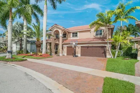 1879 Hidden Trail Ln, Weston FL 33327