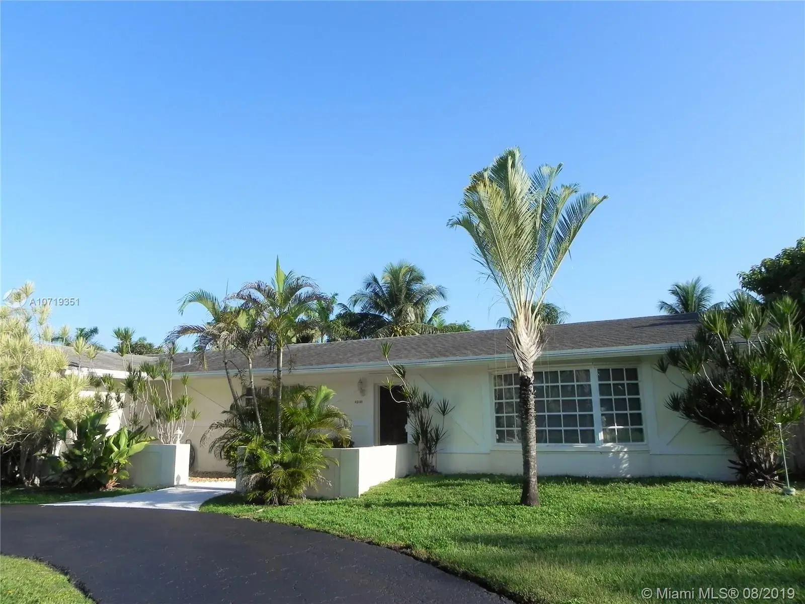 10111 SW 139th St, Miami FL 33176