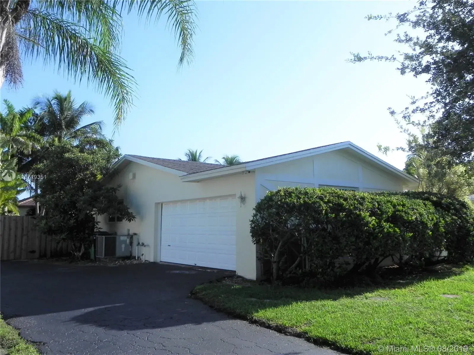 10111 SW 139th St, Miami FL 33176