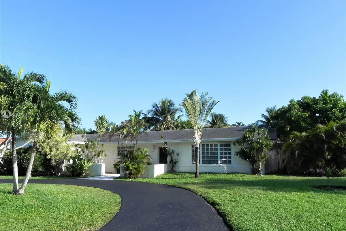 10111 SW 139th St, Miami FL 33176
