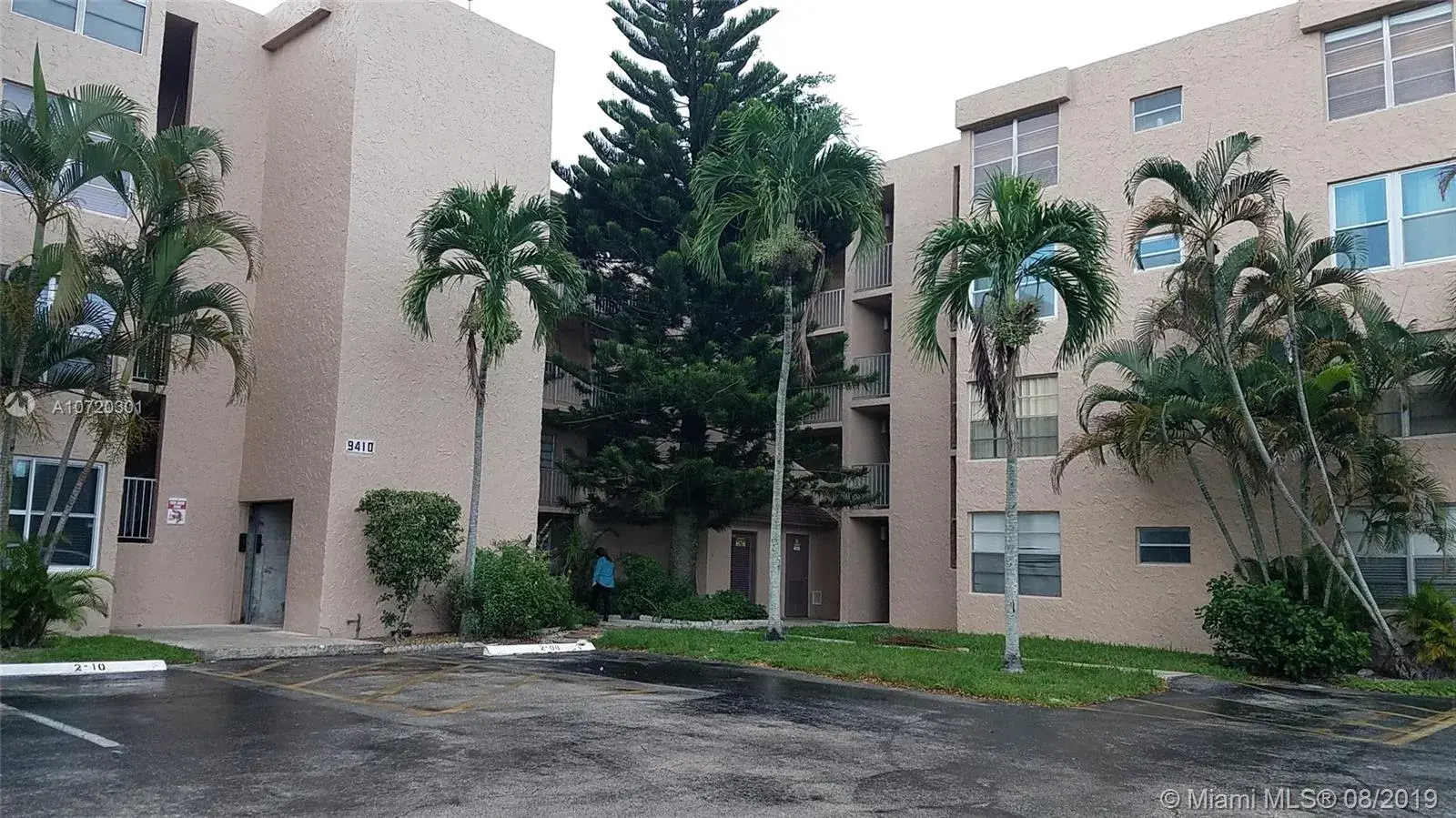 2 bedroom 2 bath Residential for sale at 9410 Live Oak Pl # 306, Davie FL 33324