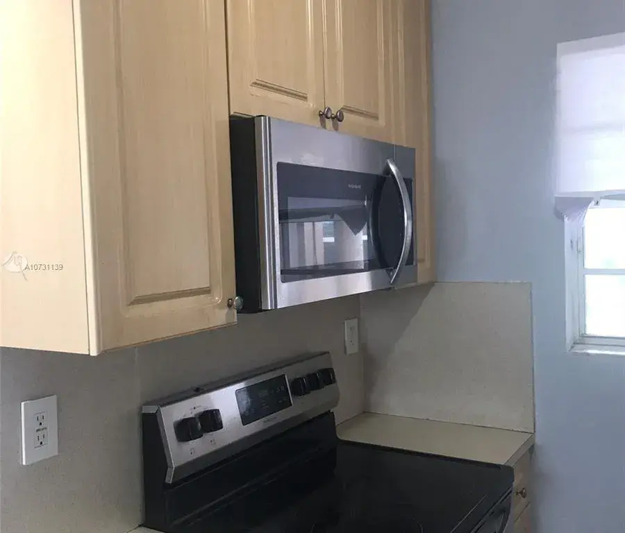110 SE 2nd St # 312, Hallandale Beach FL 33009