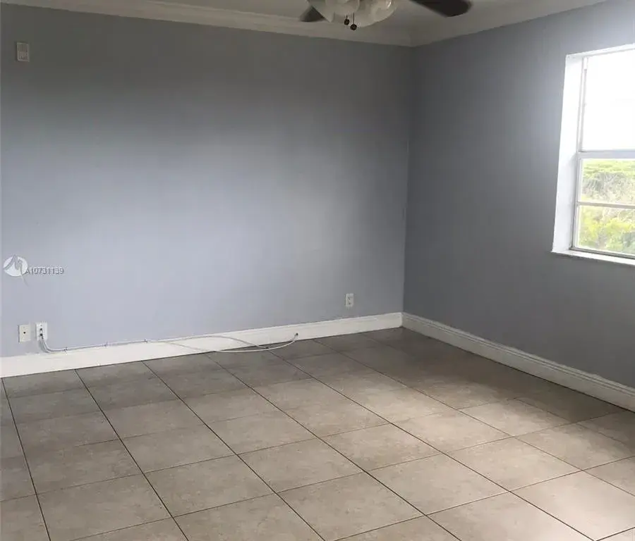110 SE 2nd St # 312, Hallandale Beach FL 33009