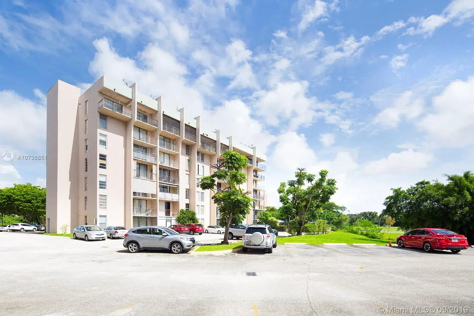 9682 Fontainebleau Blvd # 602, Miami FL 33172