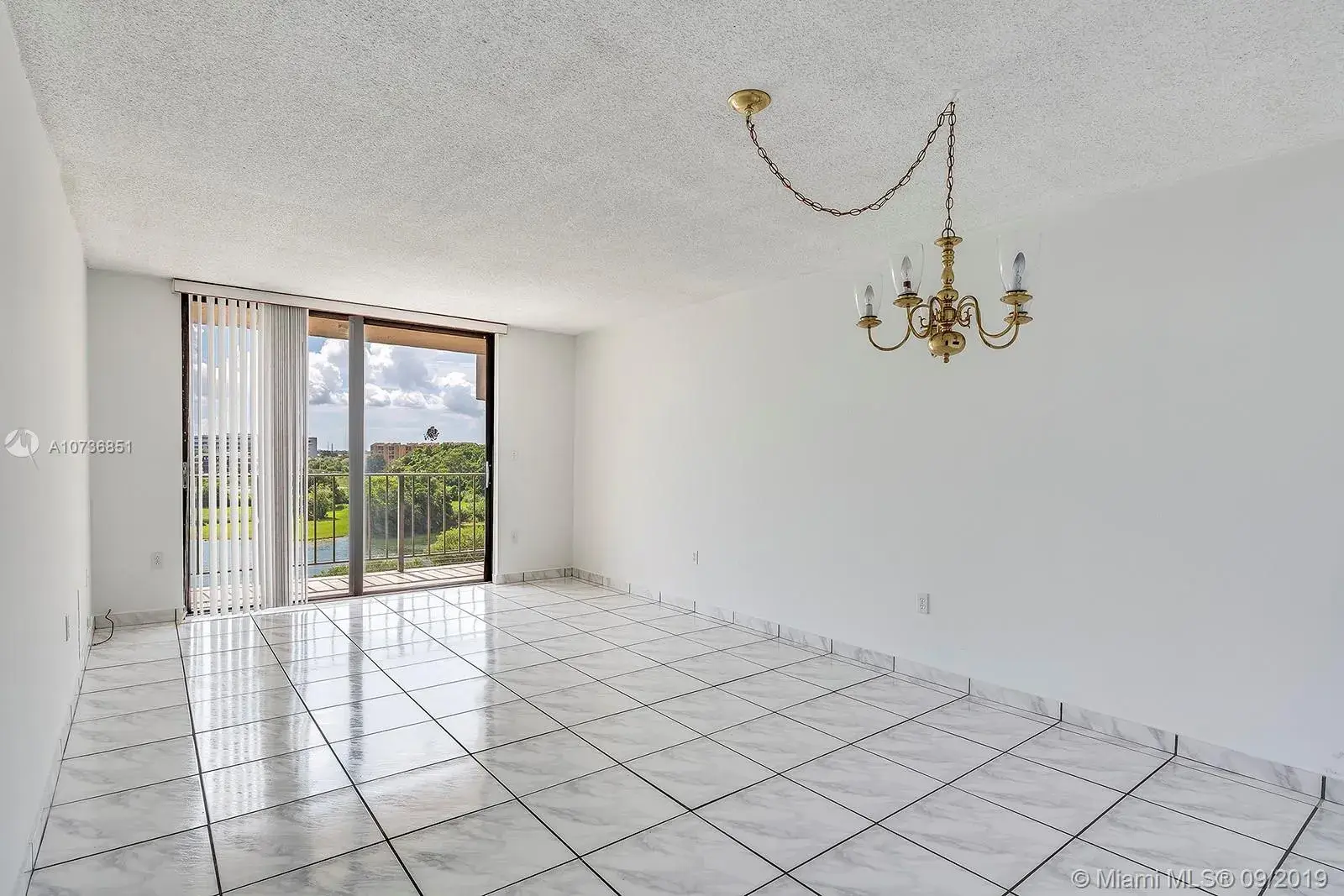 9682 Fontainebleau Blvd # 602, Miami FL 33172