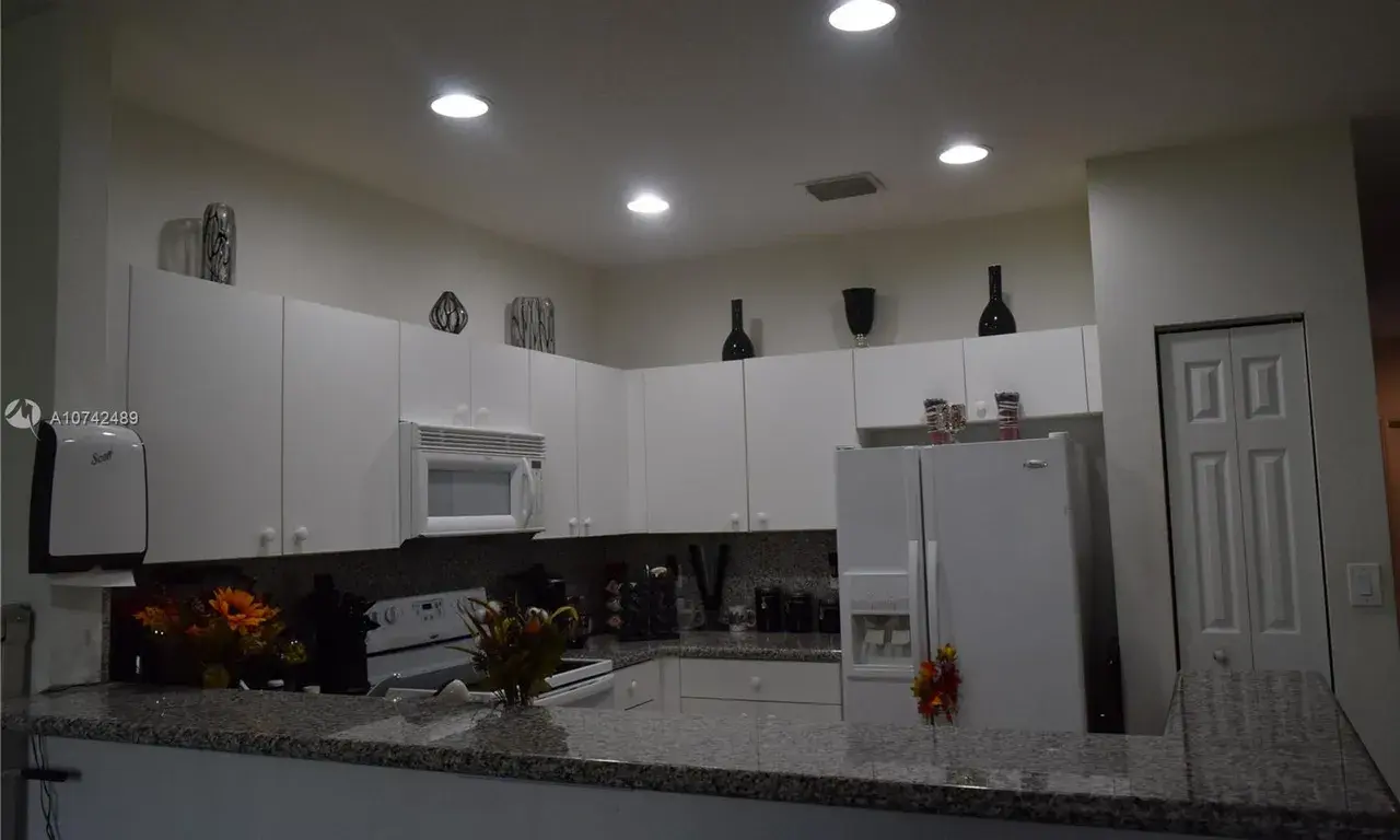 8252 SW 29th St # 102, Miramar FL 33025