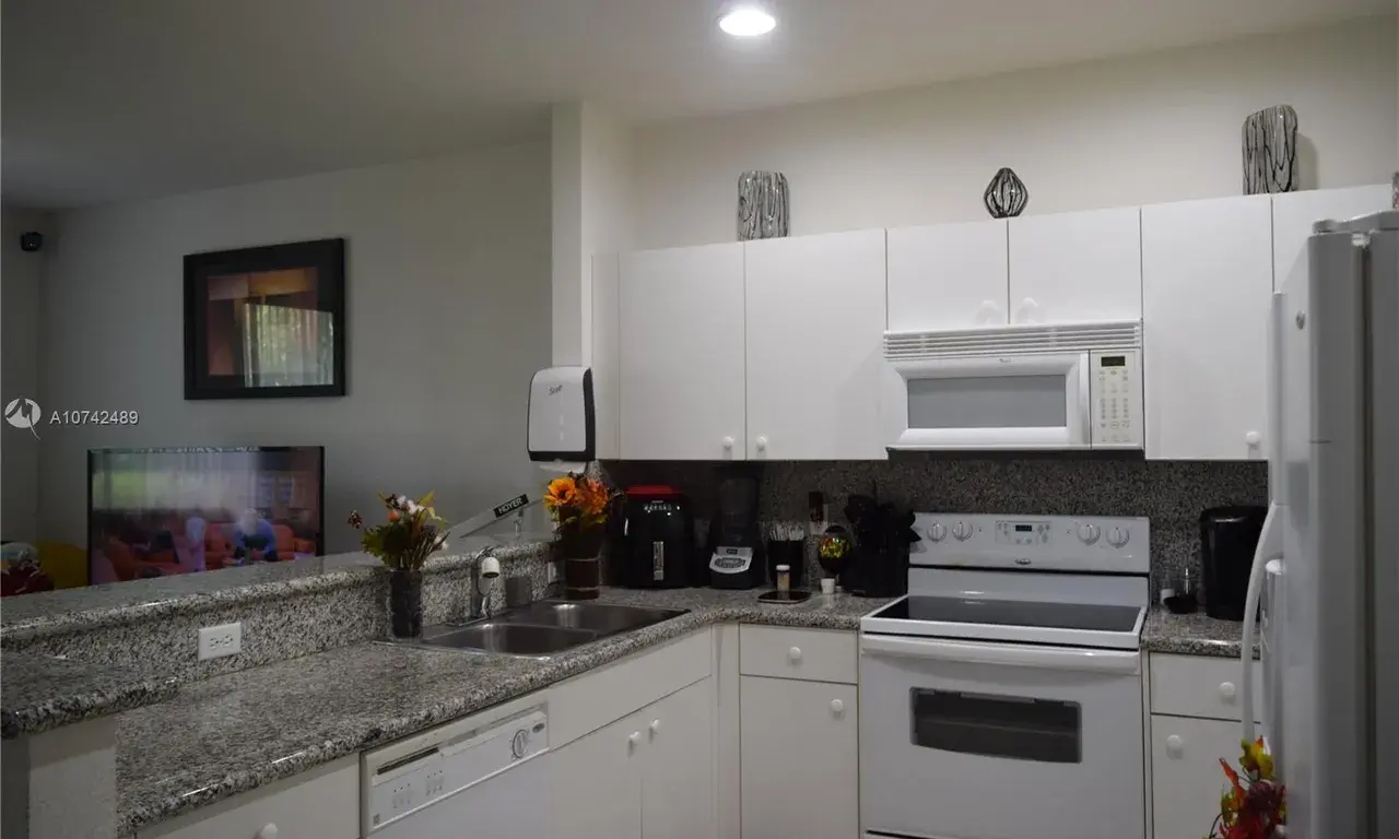 8252 SW 29th St # 102, Miramar FL 33025