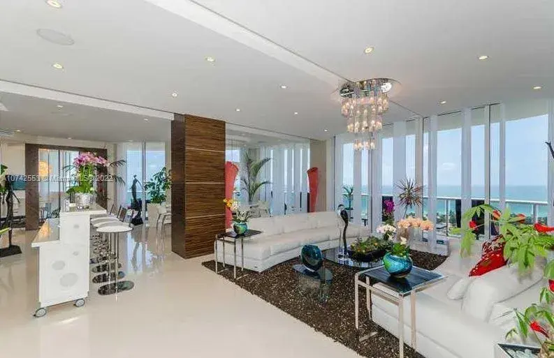 5 bedroom 4 bath for sale at 3802 NE 207th St # 2802, Aventura FL 33180