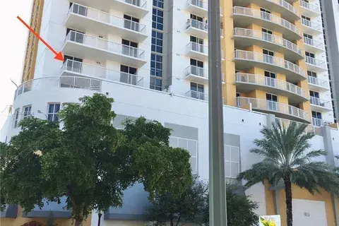 900 SW 8th St # 603, Miami FL 33130