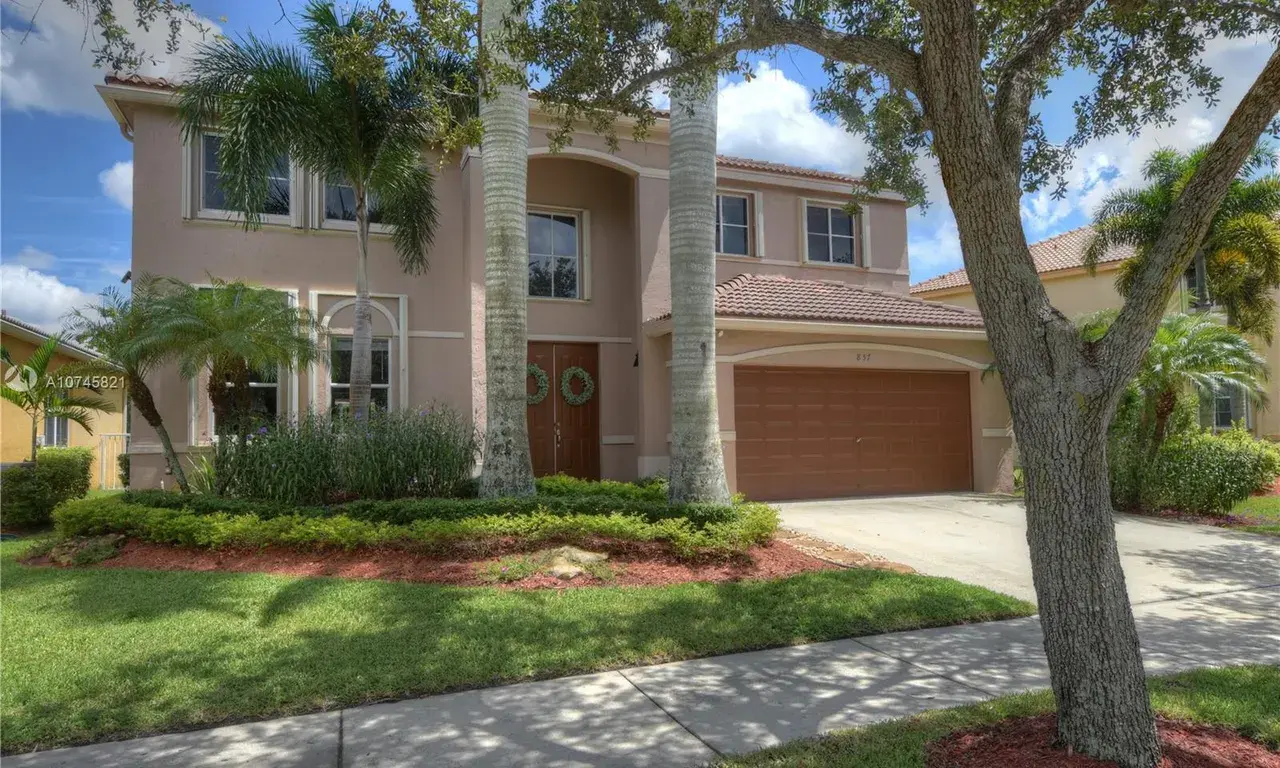 5 bedroom 4 bath Residential for sale at 857 Vanda Ter, Weston FL 33327