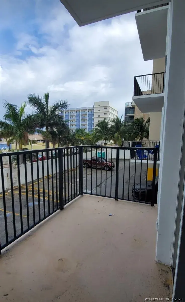 2101 S Ocean Dr # 205, Hollywood FL 33019