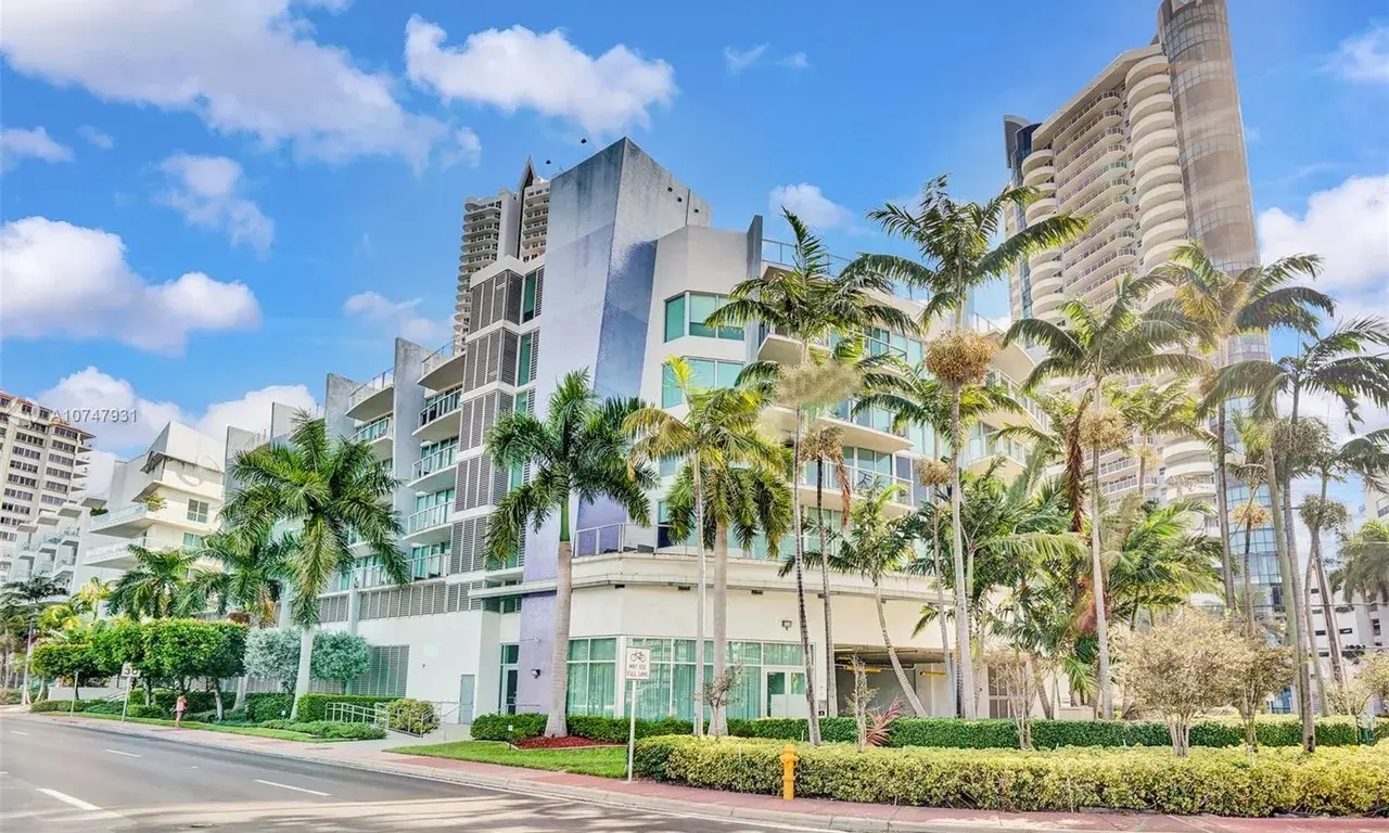 2 bedroom 2 bath for sale at 6305 Indian Creek Dr # 3B, Miami Beach FL 33141