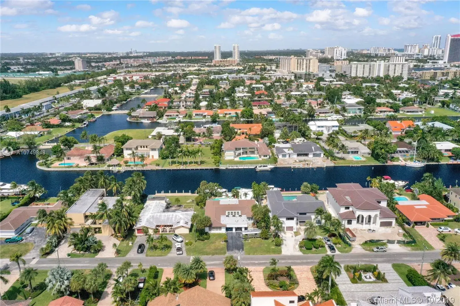 460 Holiday Dr, Hallandale Beach FL 33009