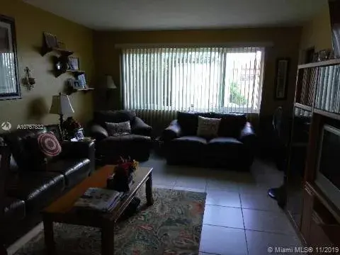 14800 Robinson St, Miami FL 33176
