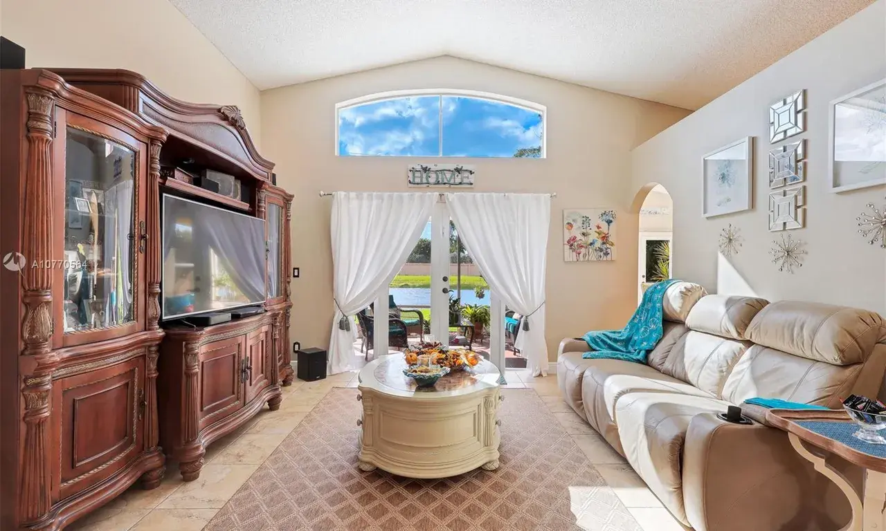 18688 SW 16th St, Pembroke Pines FL 33029