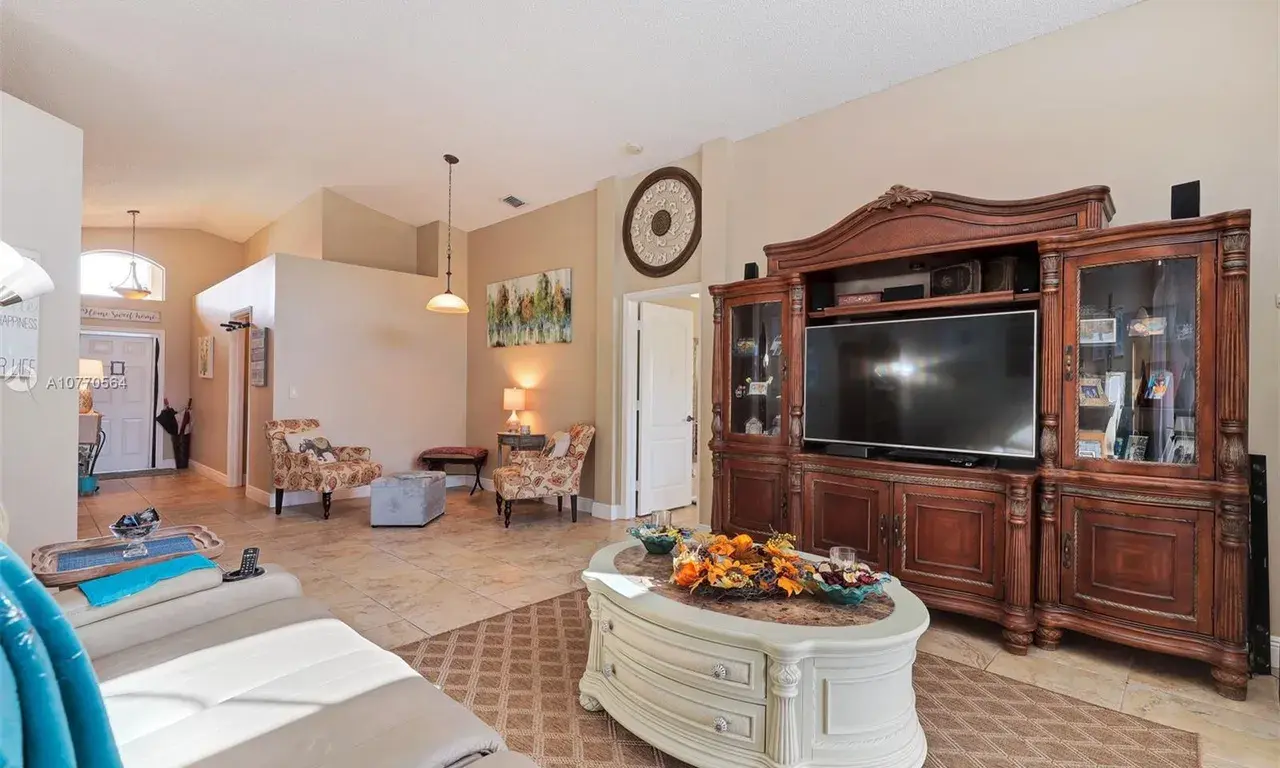18688 SW 16th St, Pembroke Pines FL 33029