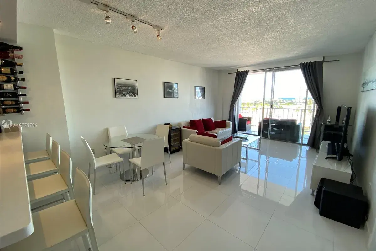 6900 Bay Dr # 10E, Miami Beach FL 33141