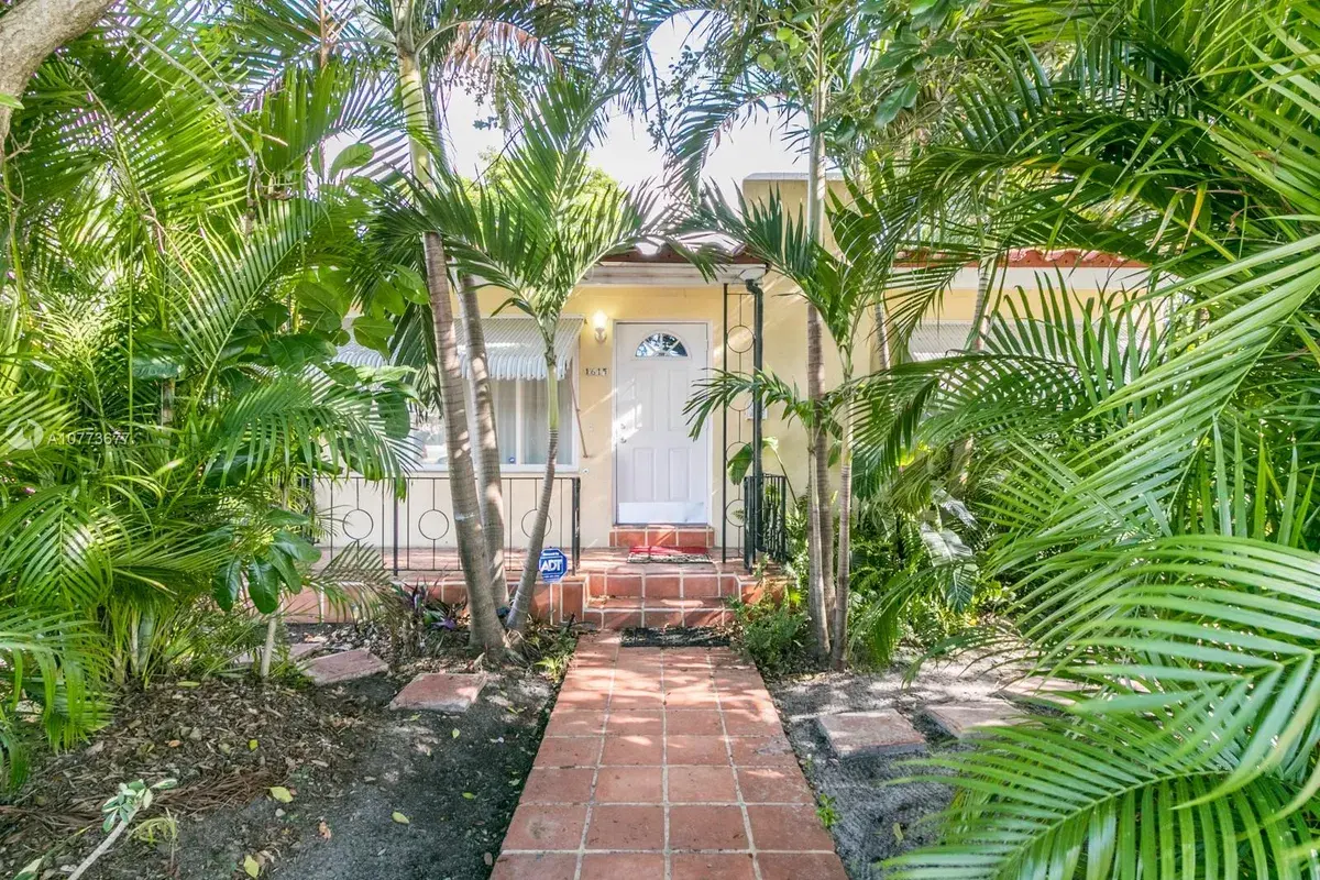 1615 Moffett St, Hollywood FL 33020