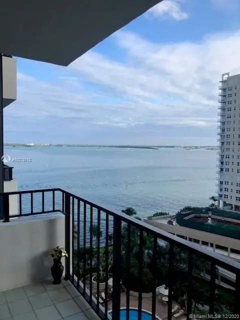 3 bedroom 4 bath Residential for sale at 520 Brickell Key Drive, Miami FL 33131