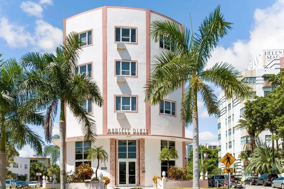 255 W 24th St # 204, Miami Beach FL 33140