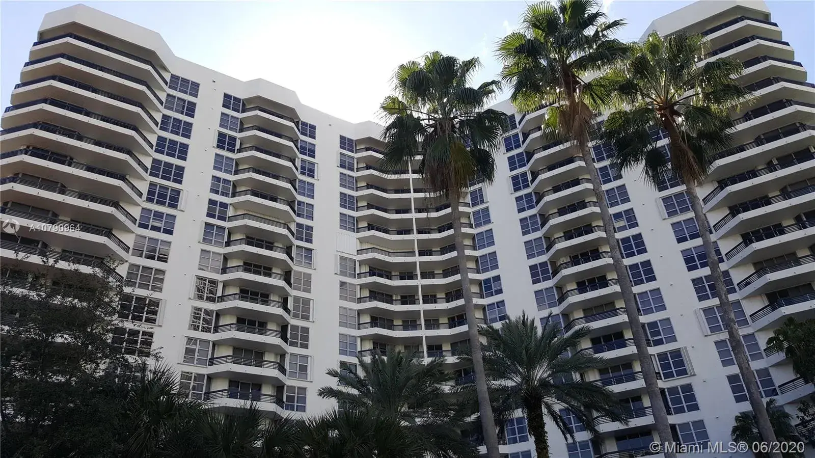 2 bedroom 2 bath Residential Lease for rent at 3600 Mystic Pointe Dr # 910, Aventura FL 33180