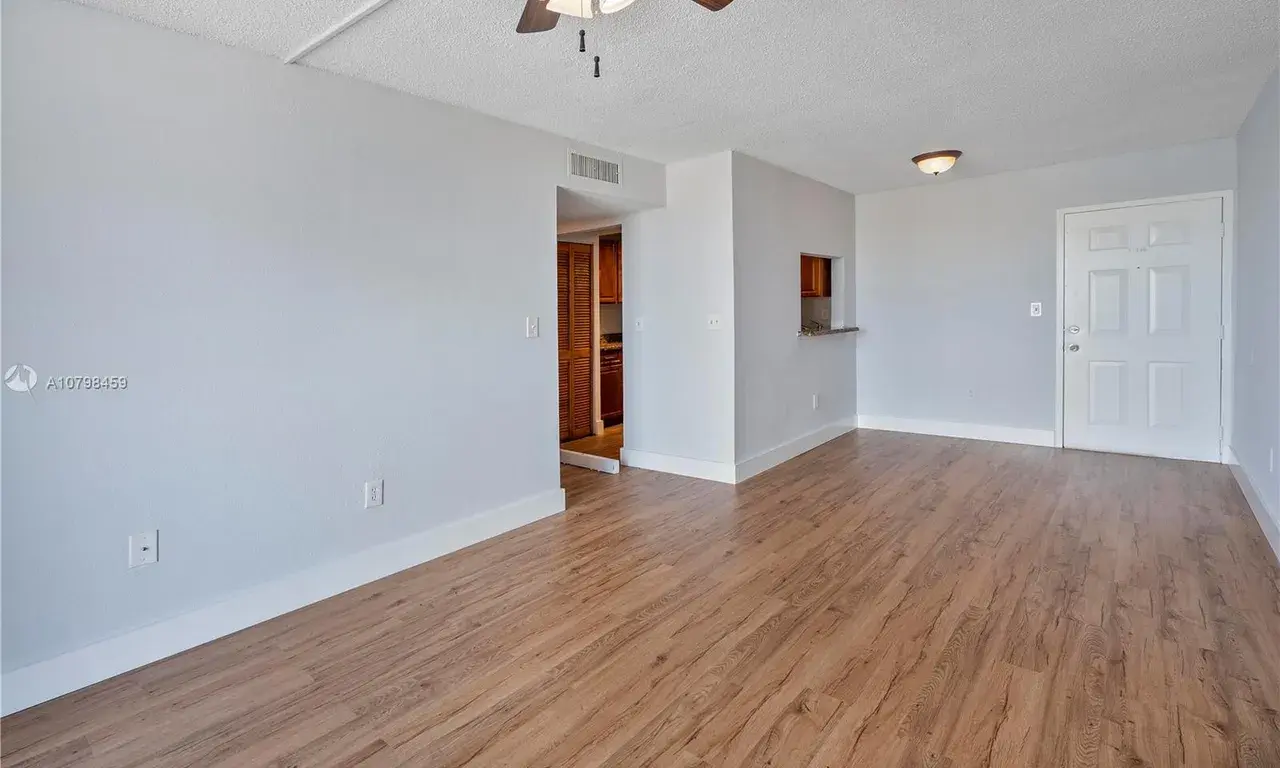 8145 NW 7th St # 414, Miami FL 33126