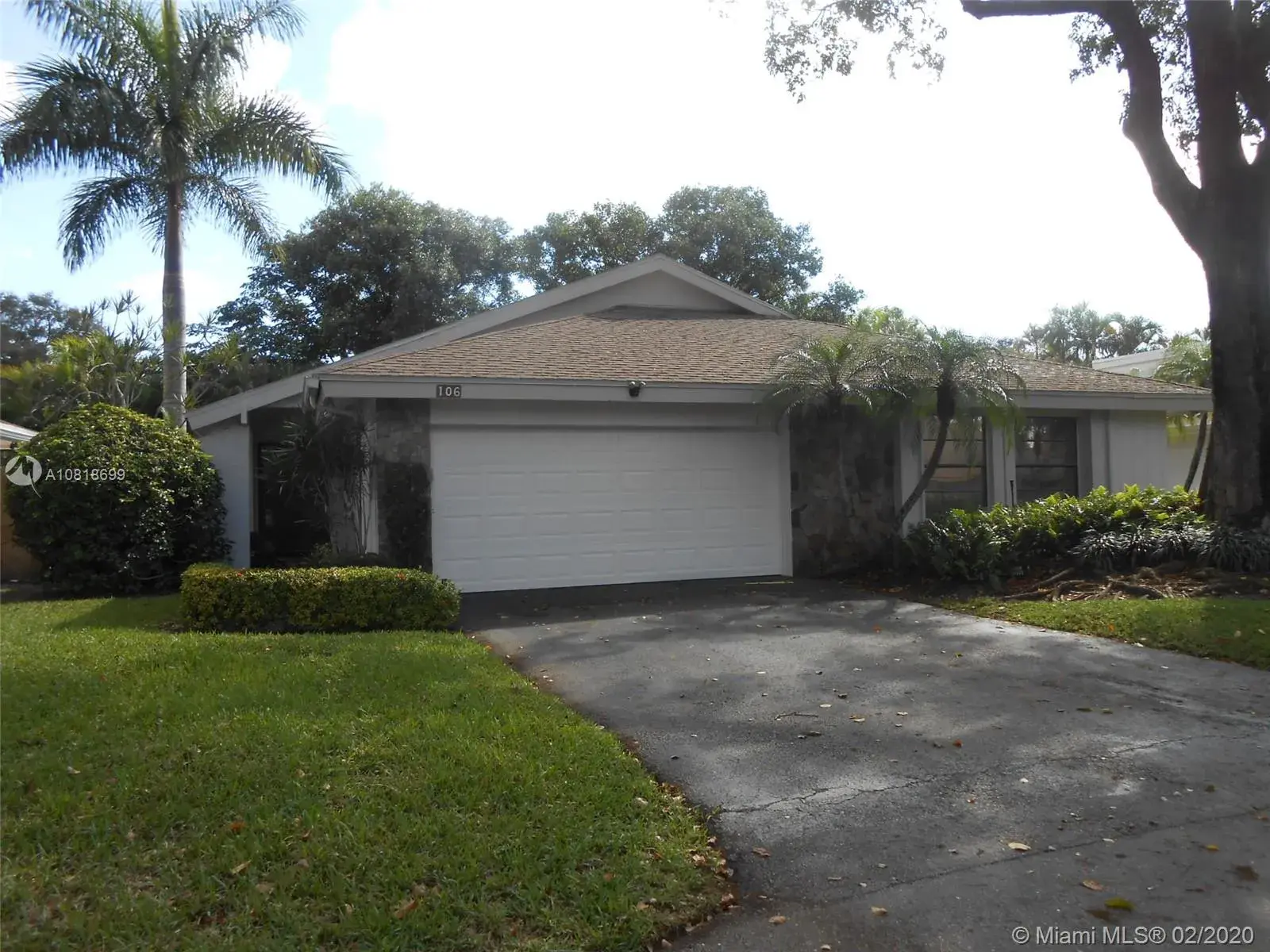 3 bedroom 2 bath Residential for sale at 106 KENSINGTON RD, Hollywood FL 33021