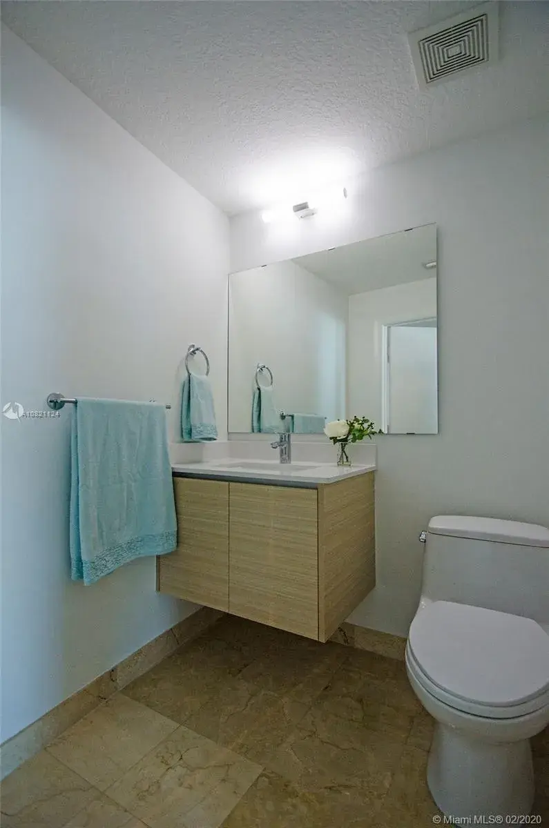 1 bedroom 1 bath Residential for sale at 6515 Collins Ave # 710, Miami Beach FL 33141