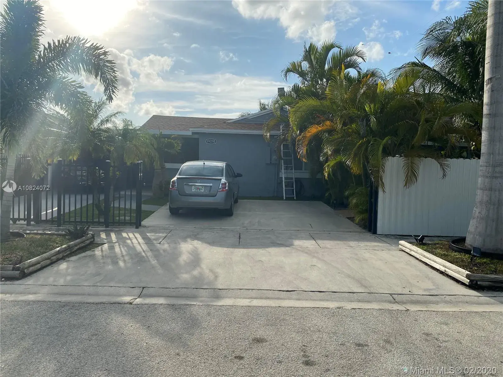 3 bedroom 3 bath Residential for sale at 19210 SW 124th Ct, Miami FL 33177